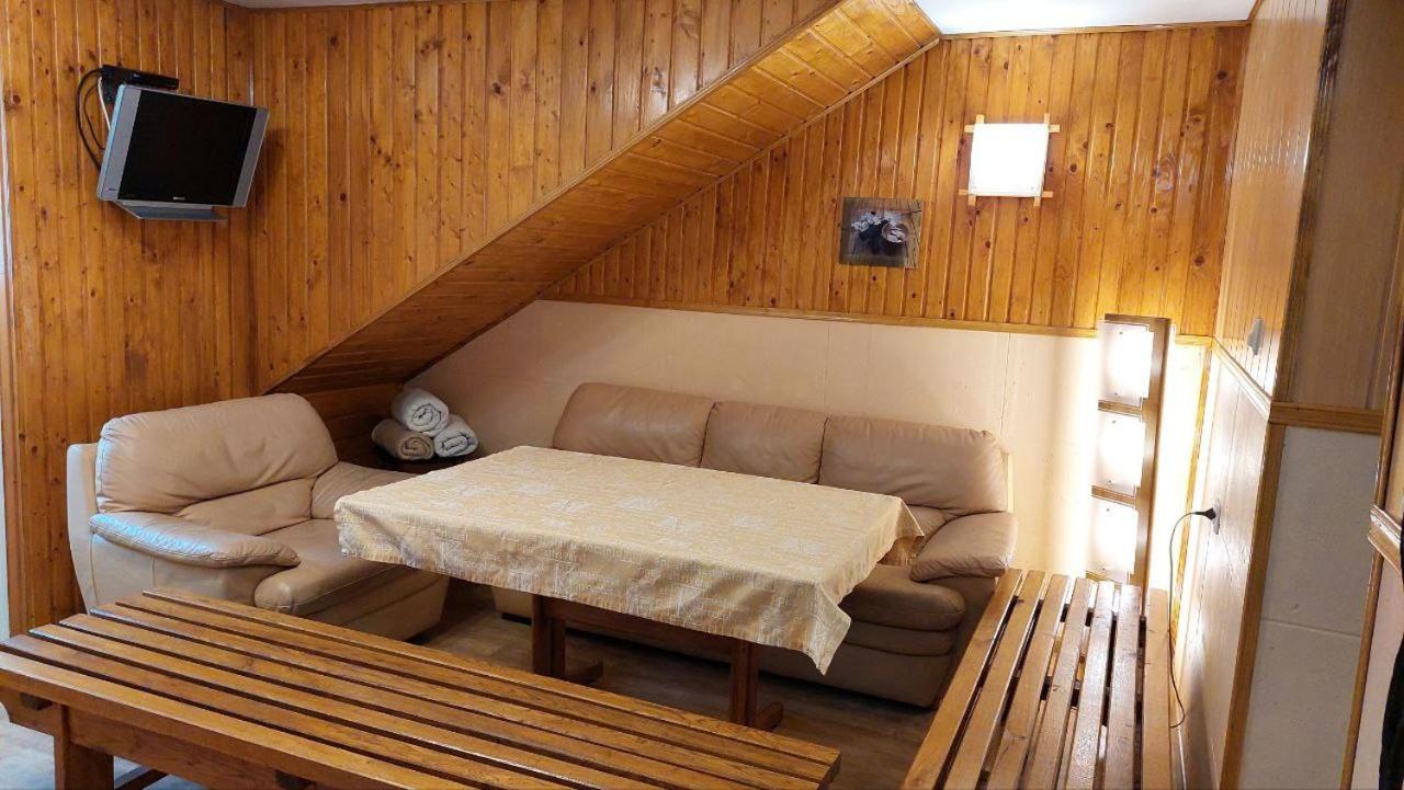 カームヤネツィ・ポジーリシクィイ Rodynnyi Maietok Family Estateヴィラ 部屋 写真